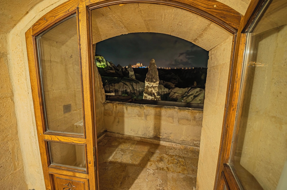 Chelebi Cave House 70/98