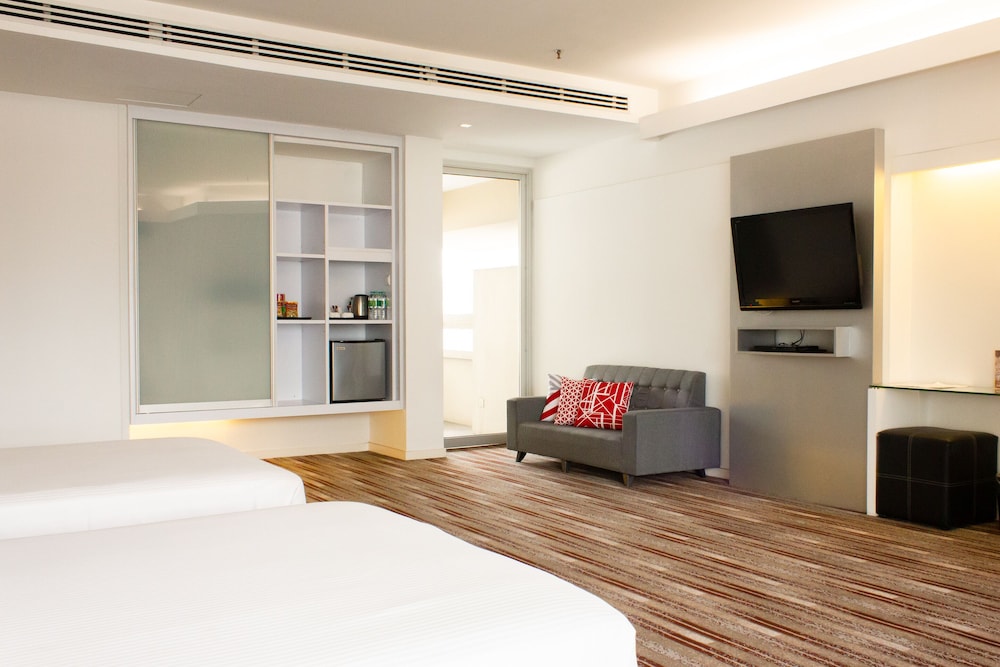 THE 5 ELEMENTS HOTEL 31/74