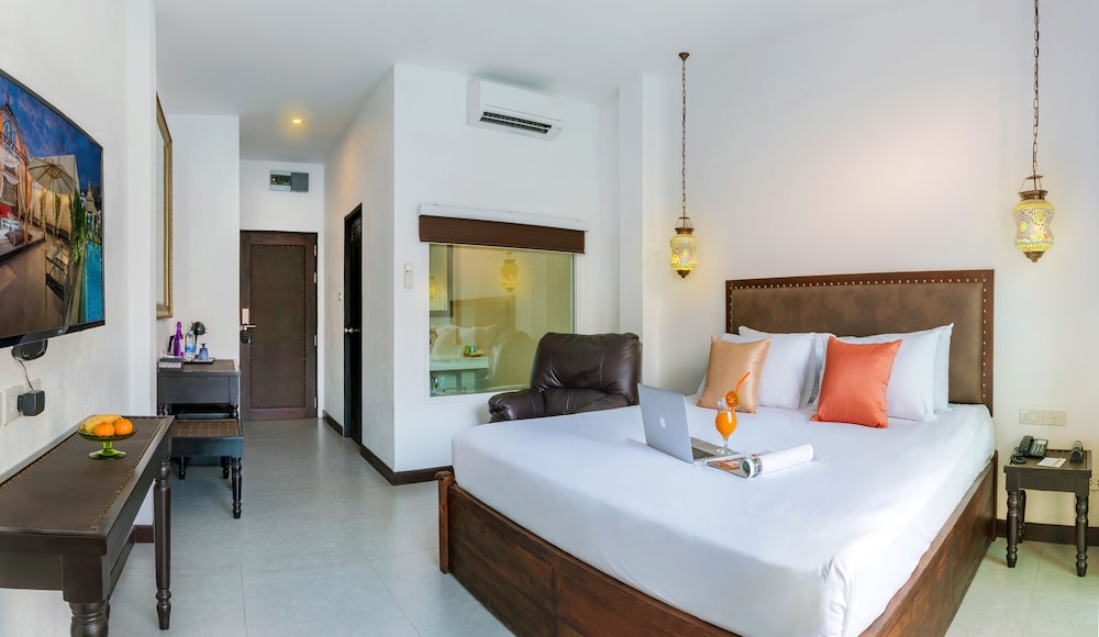 Ai Pai Hotel 11/95