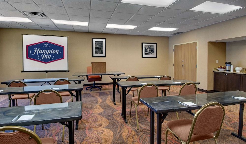 Hampton Inn Provo 27/34