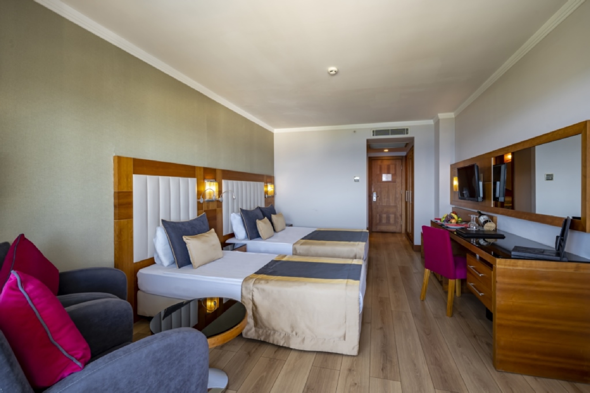 Superior, Double Bed, Land View