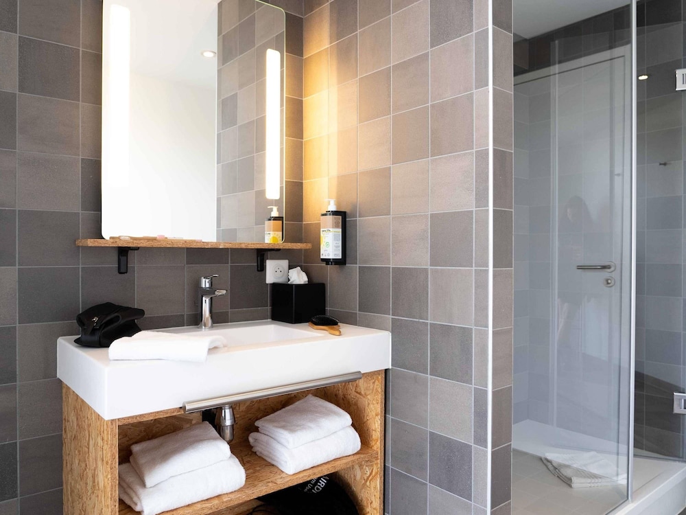 Greet Hotel Rennes Pace 56/57