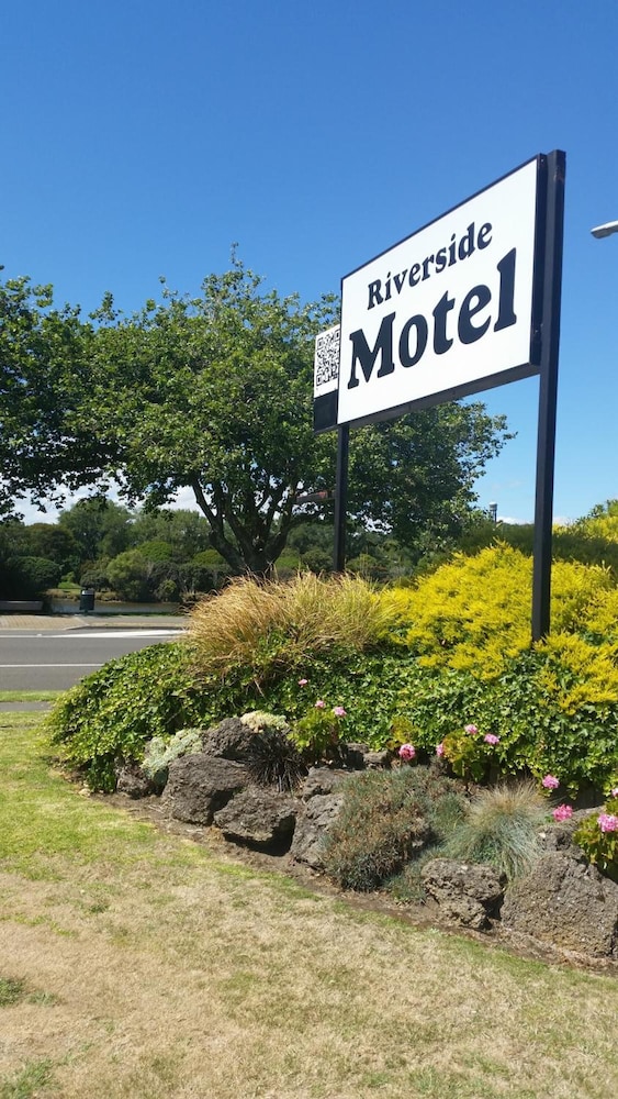 Riverside Motel 31/49
