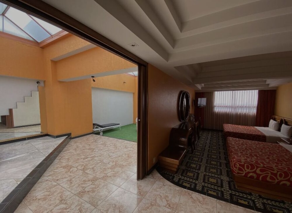 Hotel Escala Siglo XXI 7/50