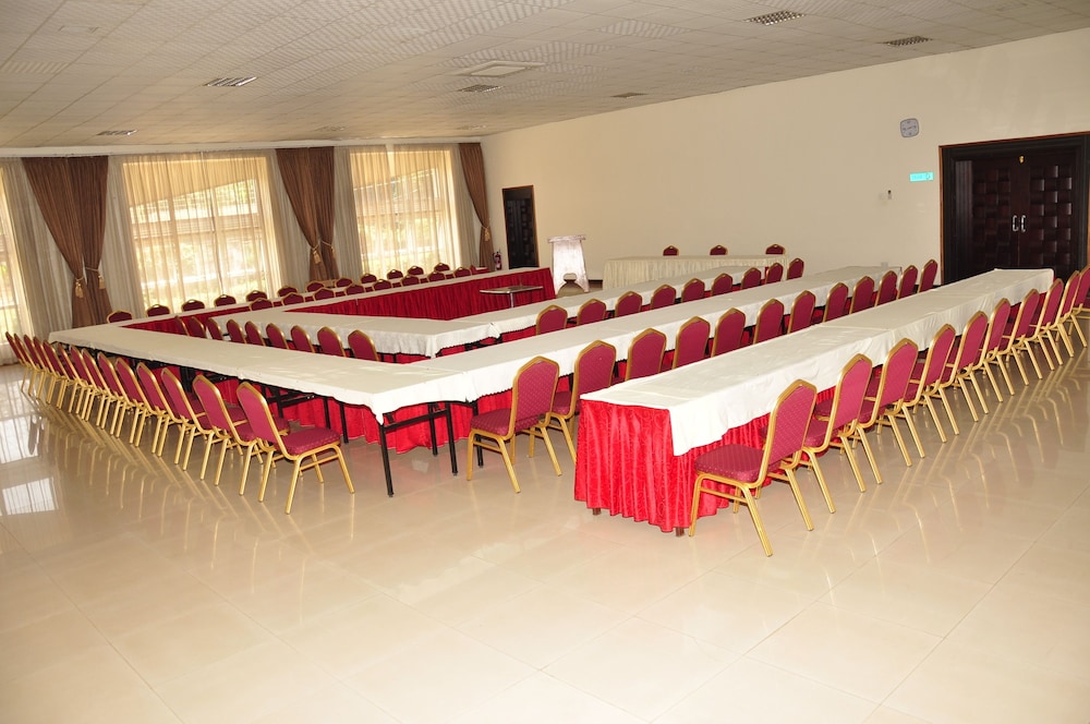 HOTEL BROVARD MASAKA 9/21