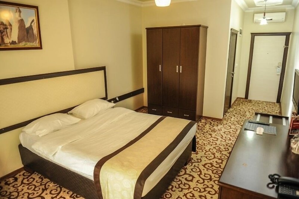 Teona Otel 14/26