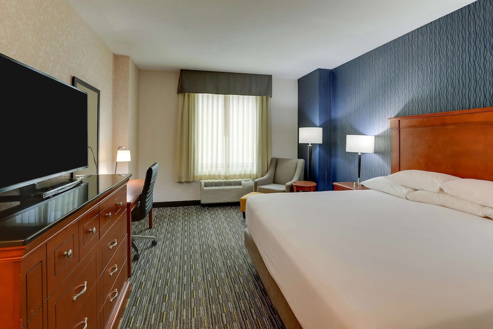 Drury Inn and Suites St Louis Arnold 7/46