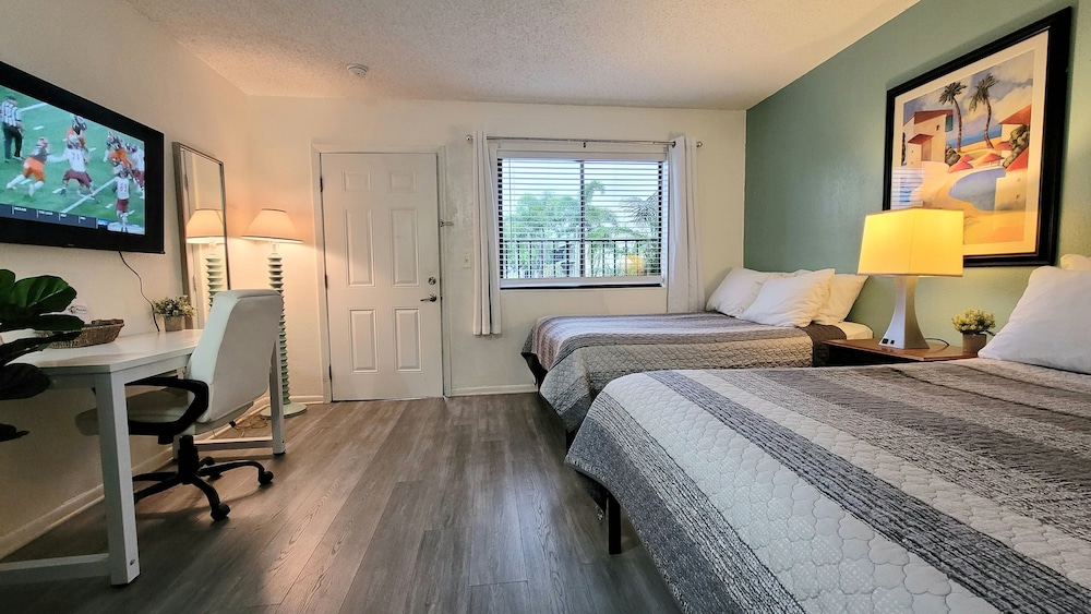 Sunny Palms Inn 6/31