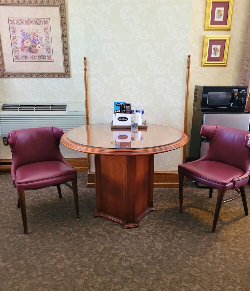 Altland House Inn and Suites 39/50