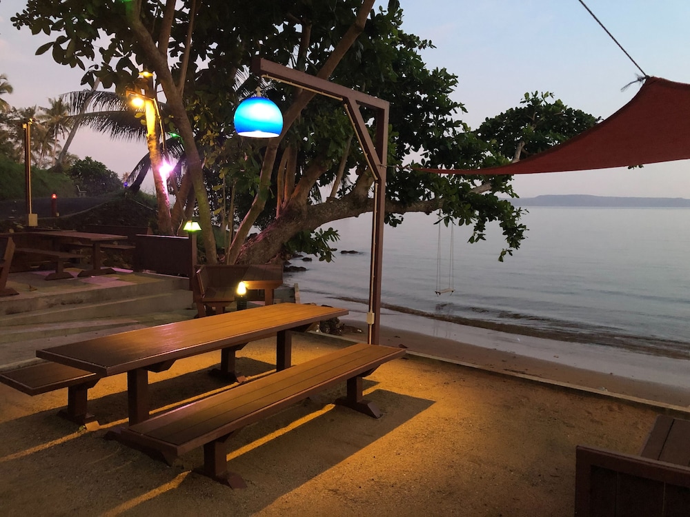 Koh Mak Buri Hut Natural Resort 43/74
