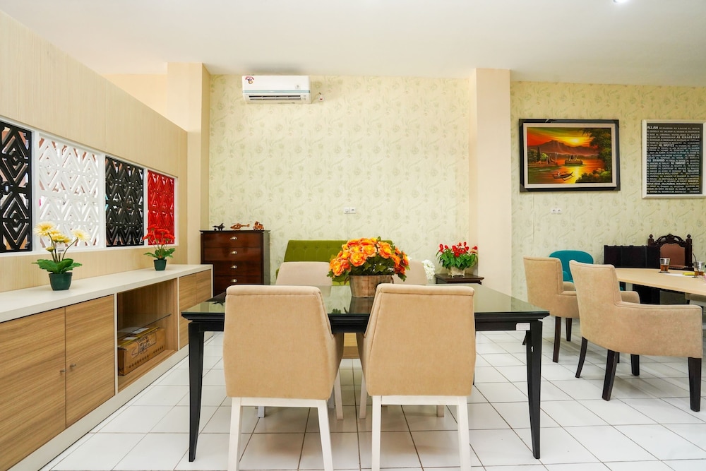 Hotel O Surabaya near Surabaya Town Square formerly Kupang Gunung Residence 52/60