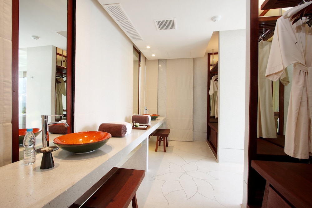 Paresa Resort Phuket 23/90