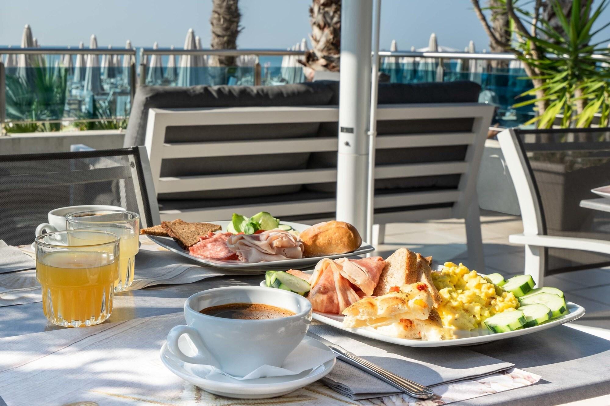 Hotel Delaville Frontemare 37/50