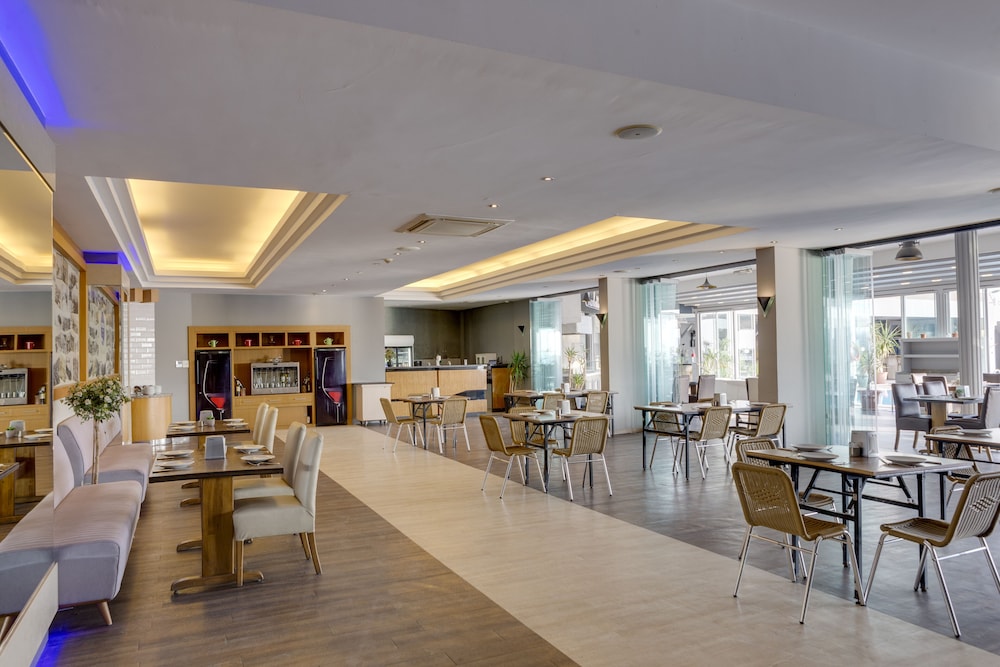 Elite World Kusadasi 44/50
