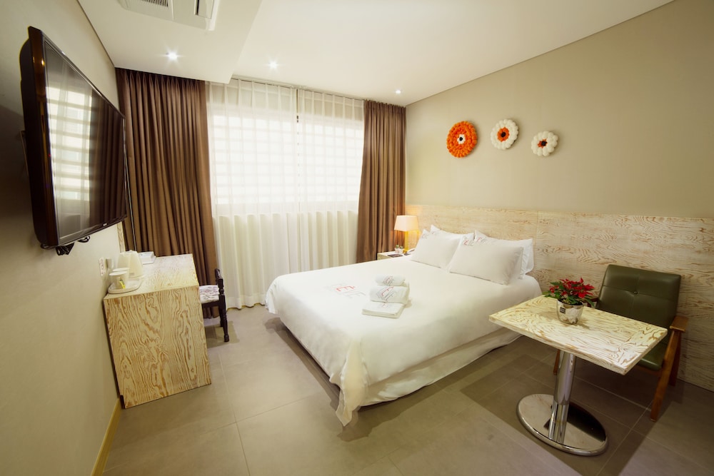 Reve Hotel Jeju 13/35