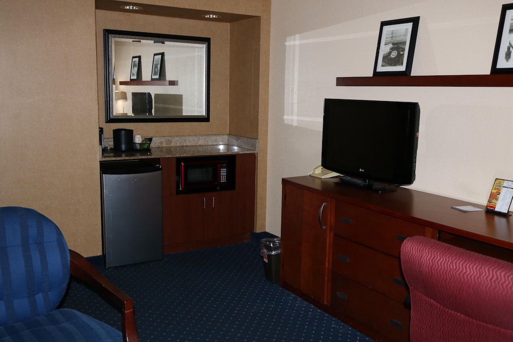 Baymont By Wyndham Columbia Northwest 40/42