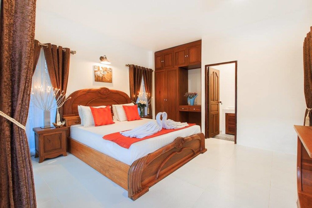 S48 Hotel 8/75