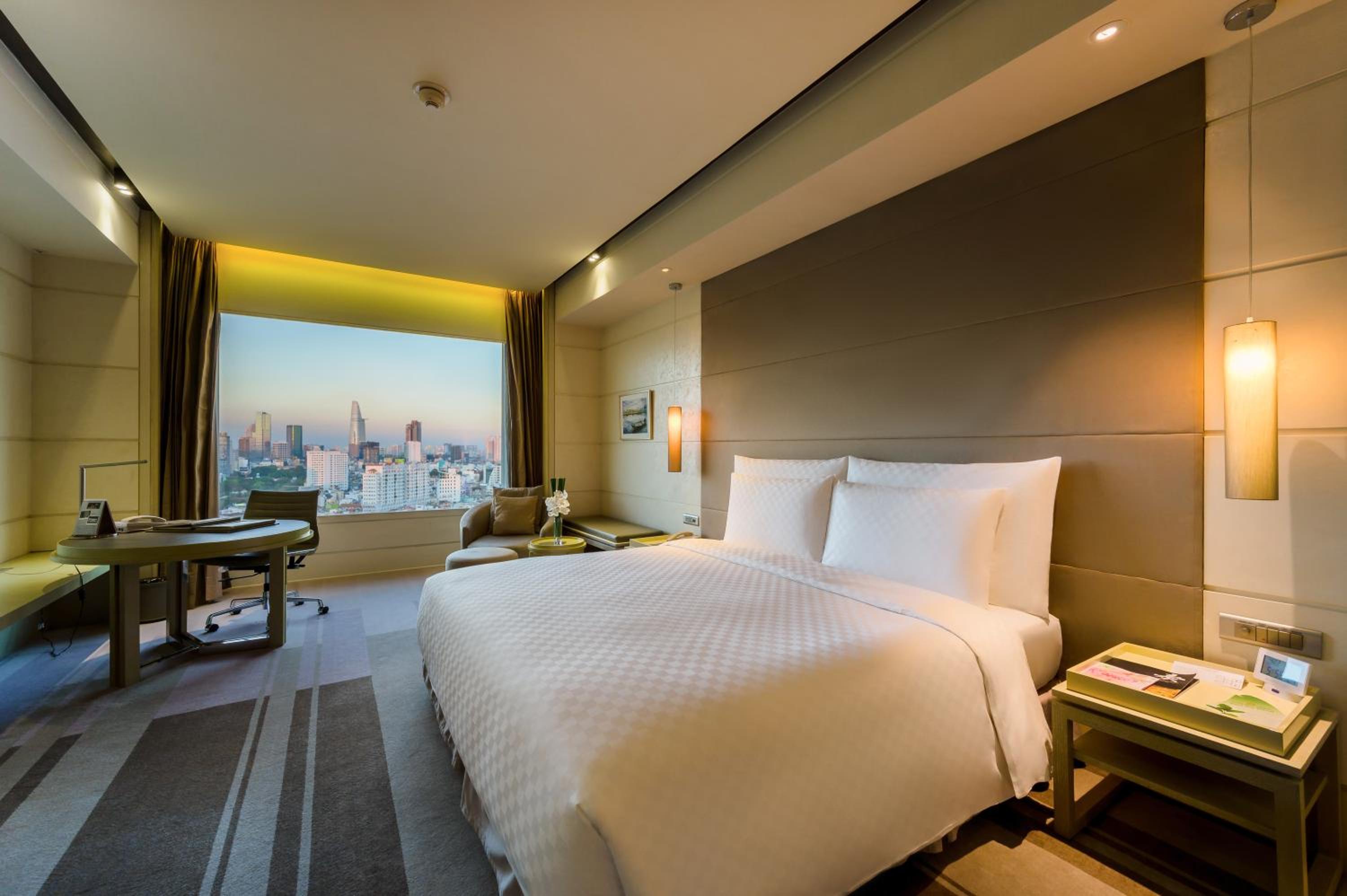 Club, Deluxe, King Bed, Club Floor
