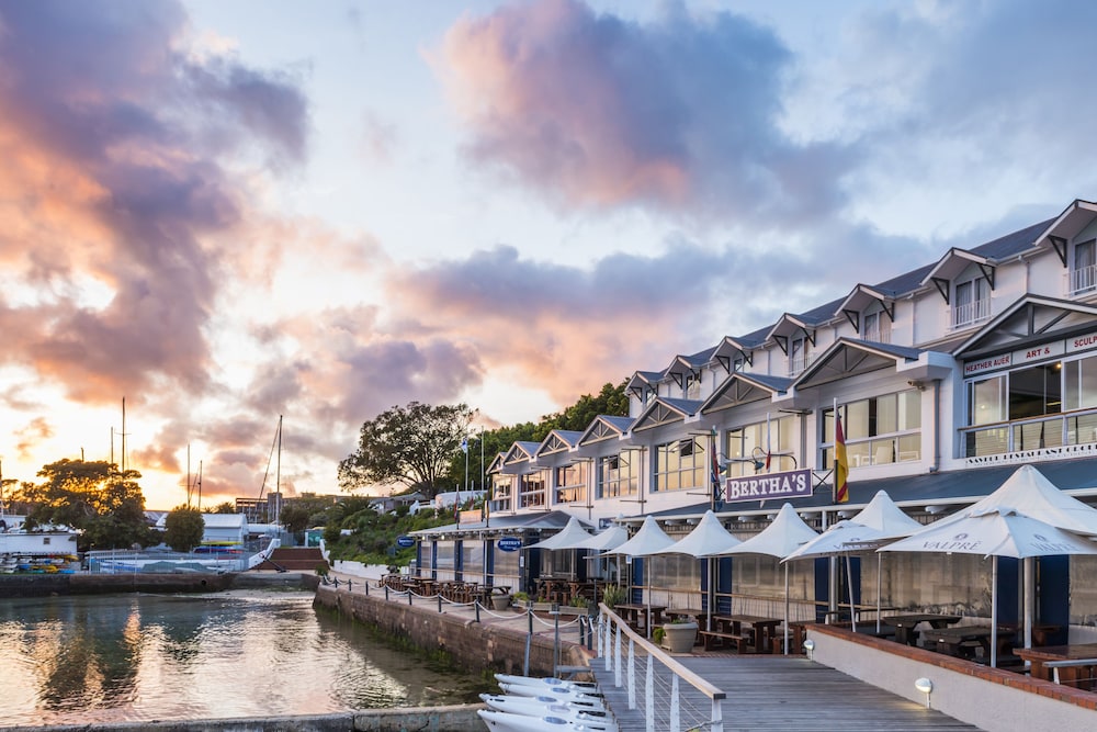 Simon's Town Quayside Hotel 53/60