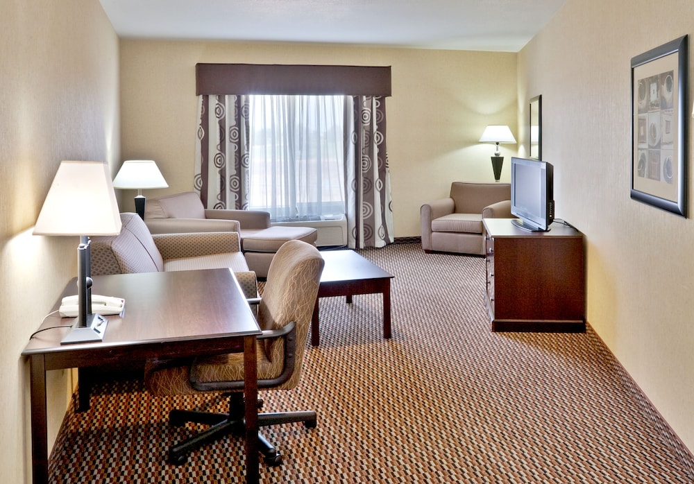 Holiday Inn Express & Suites Nampa - Idaho Center 66/78