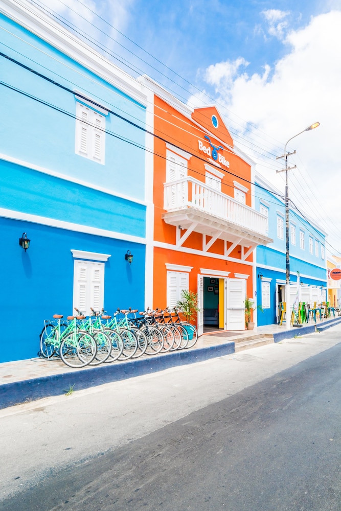 Bed & Bike Curacao Hostel 11/50