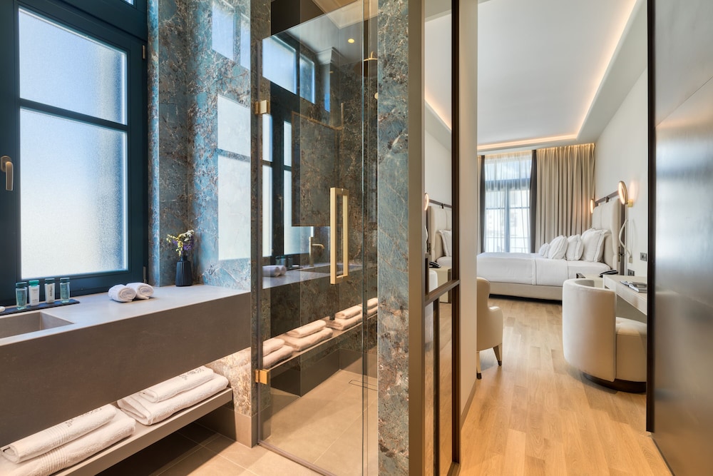 جناح جونيور بسرير كينج بإطلالة على المدينة، Grand Hotel Kalamata 4/4