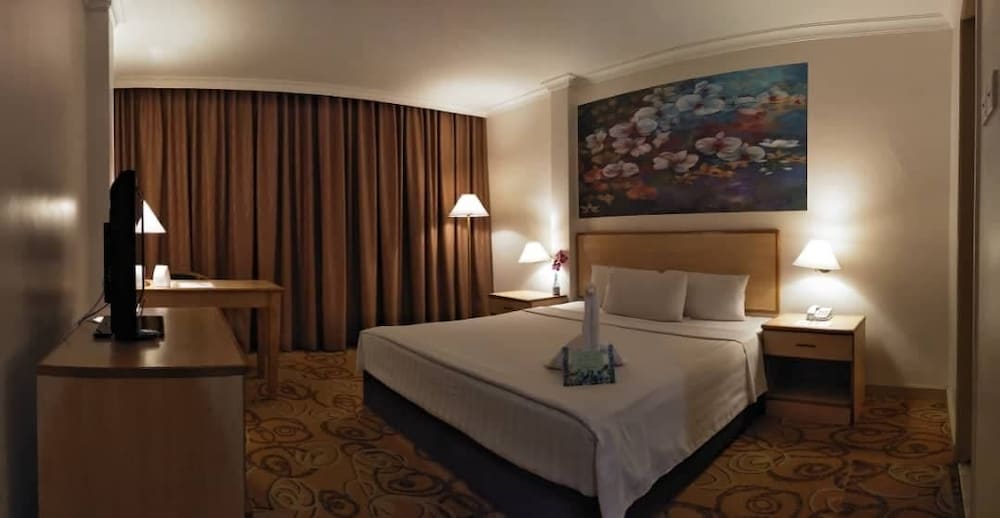 The Orchid Hotel 10/18