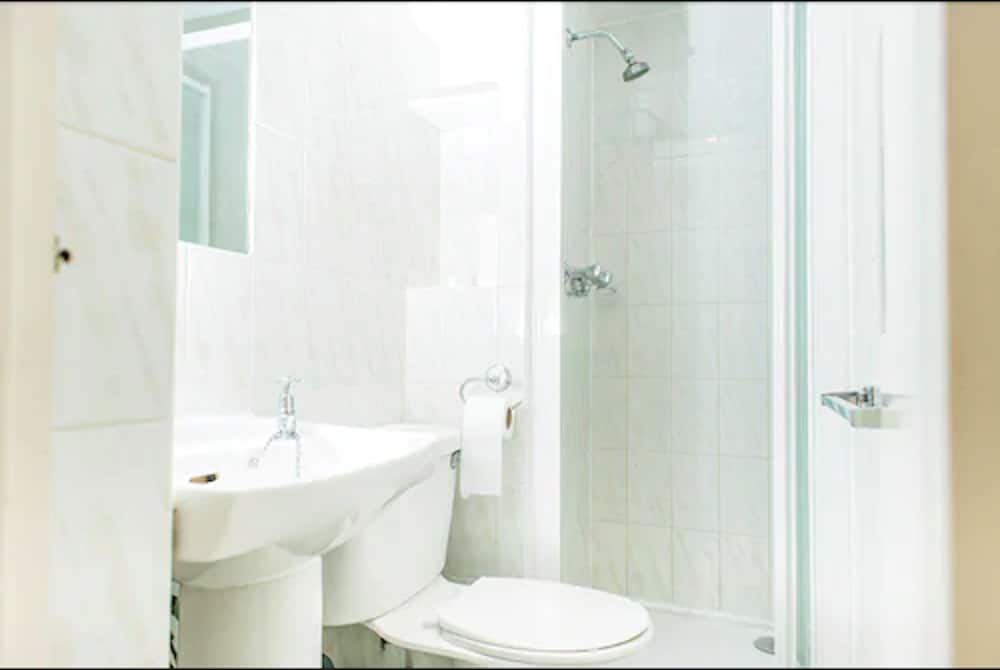 Avonmore Hotel Cartwright Gardens 28/31