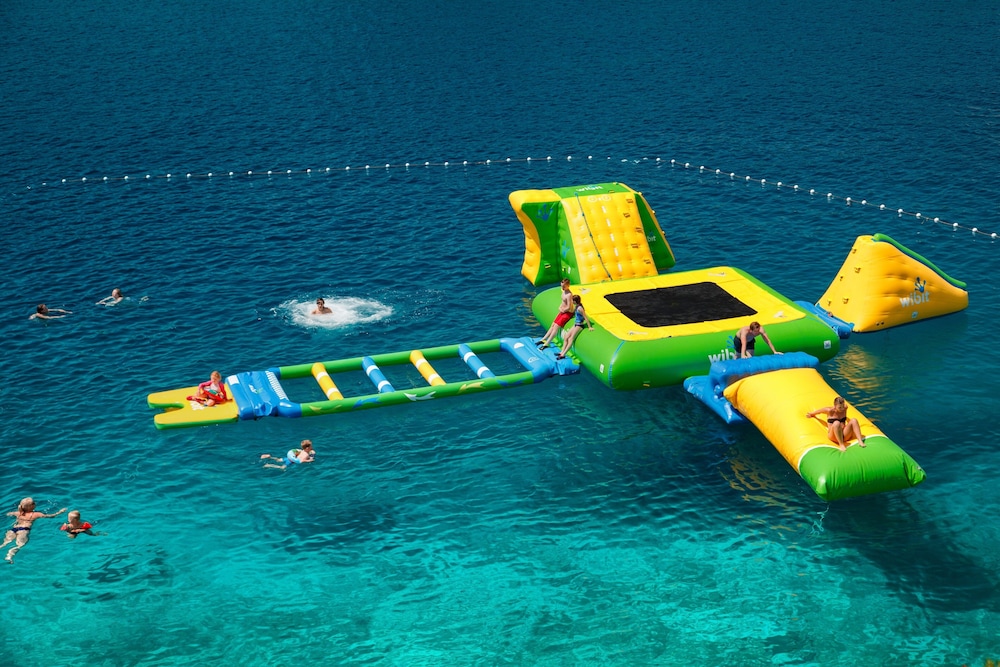 Gava Waterman Milna Resort 67/74