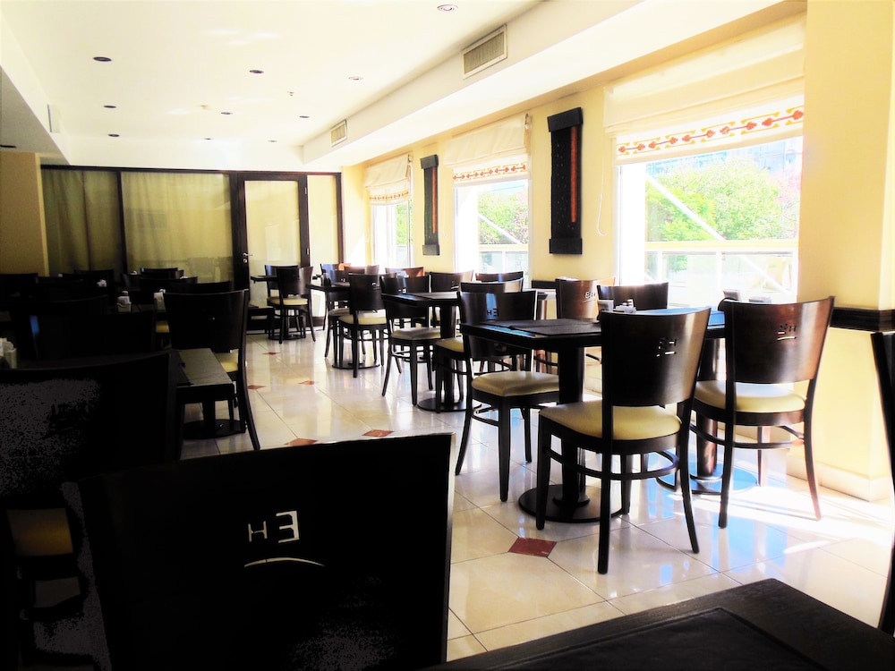 Embajador Hotel 32/55