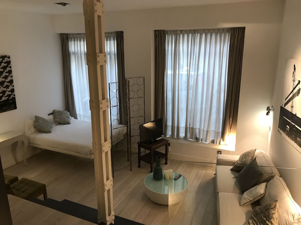 AB Design Suites 16/50