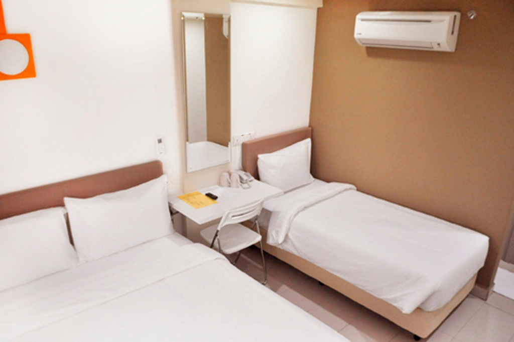 YY318 HOTEL 7/16