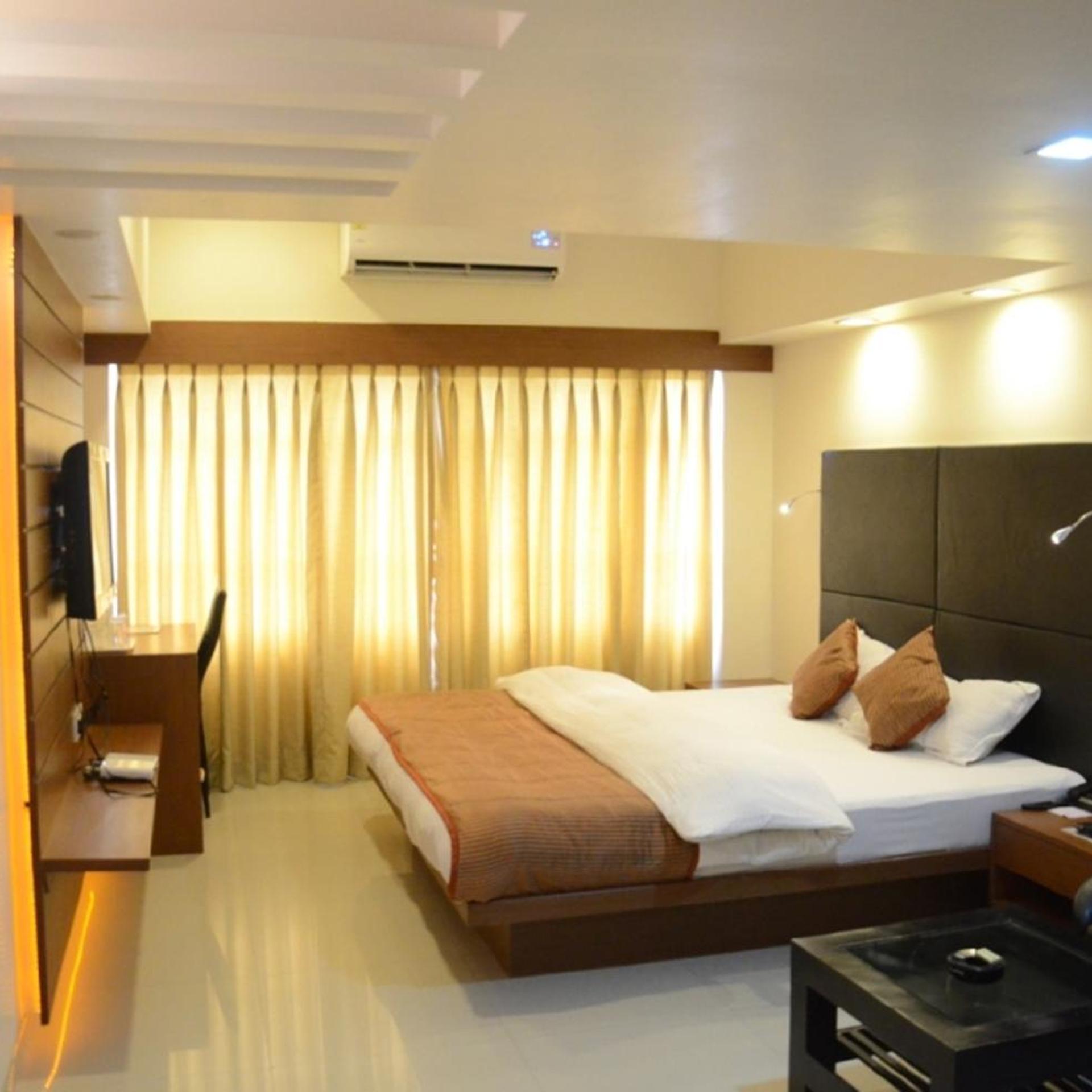 Hotel Yuvraj 6/35