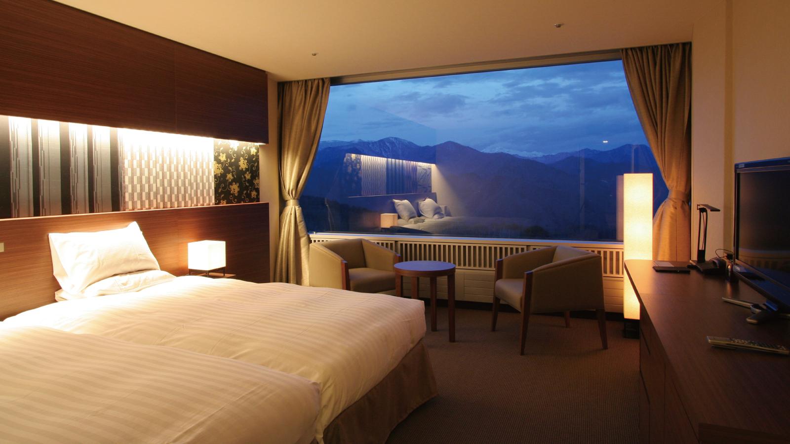 Mountain, Superior, Triple, Twin Beds
