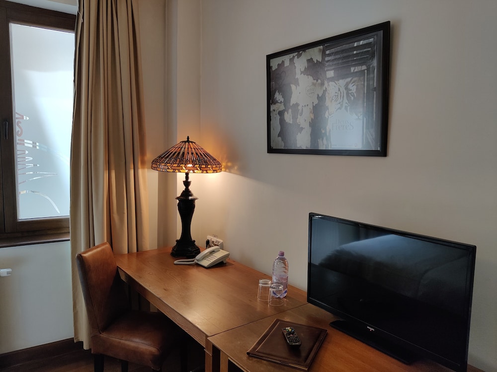 Rembrandt Hotel 36/49
