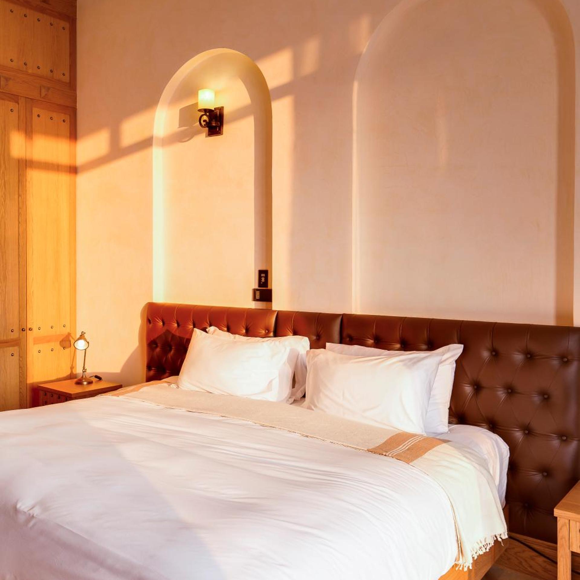 Room, Horizon View