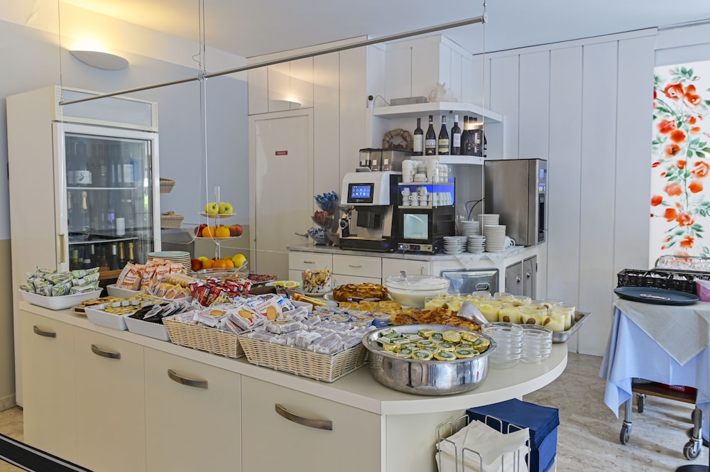Hotel Delle Rose 33/50