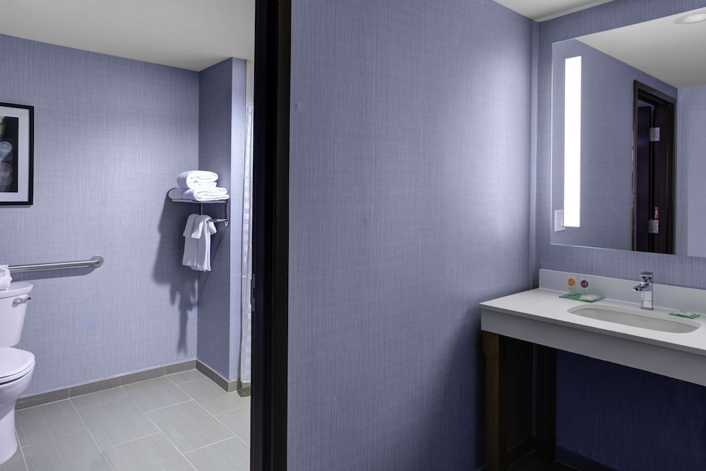Hyatt Place Dallas-Allen 64/66