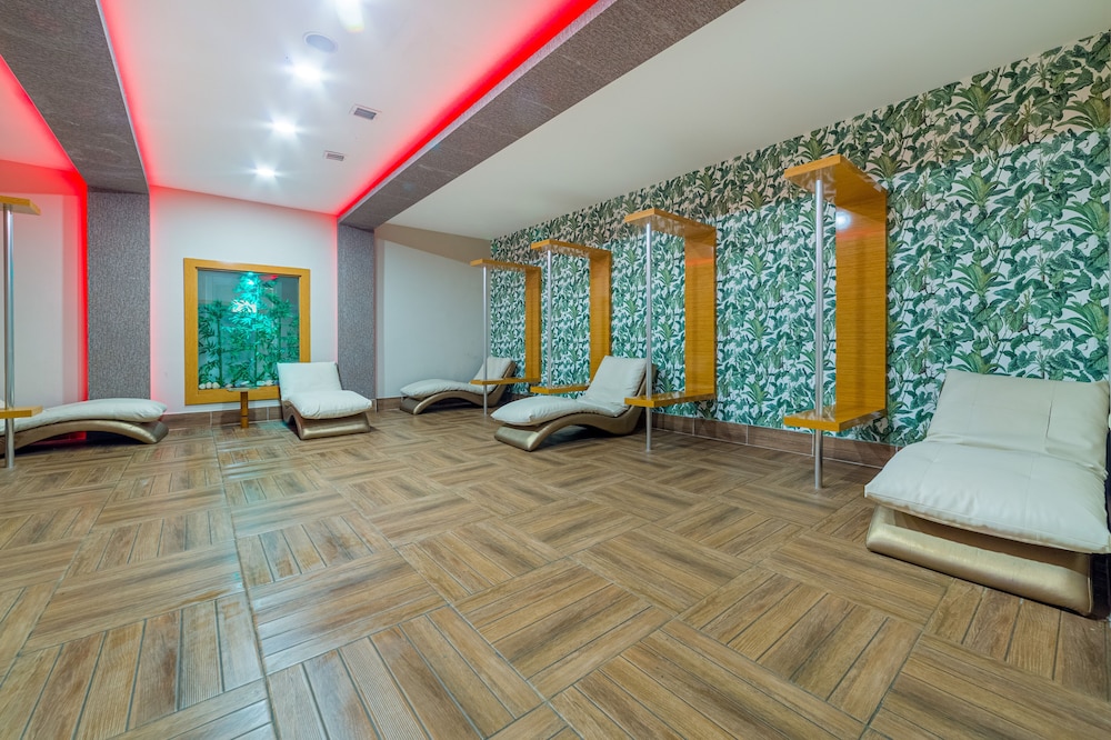 Justiniano Park Conti 23/50
