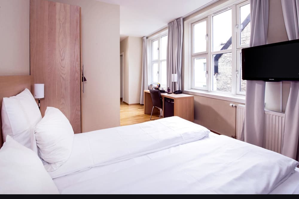 Home Hotel Savoy 14/81