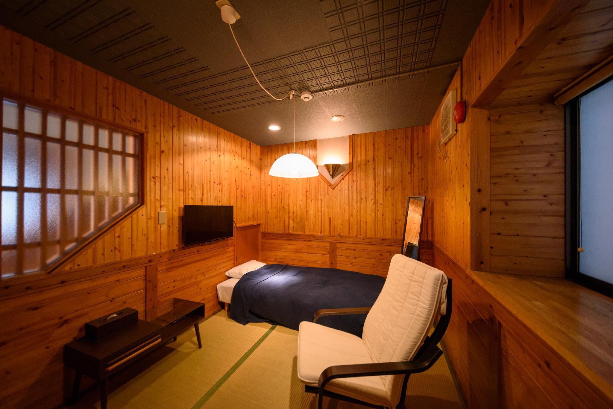 Economy, Single, Shared Bathroom