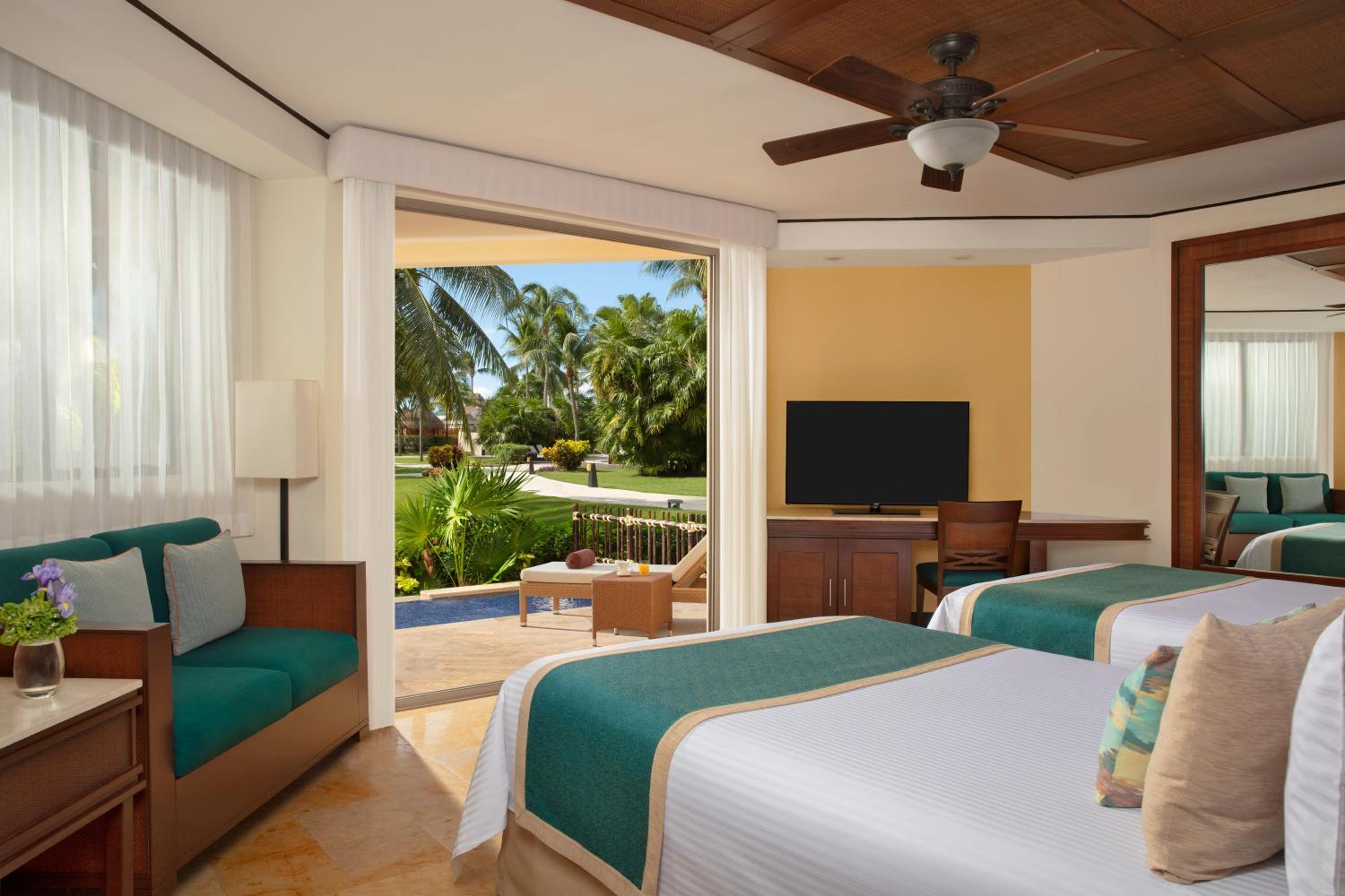 Premium, Deluxe, Double Bed, Plunge Pool, Jetted Tub