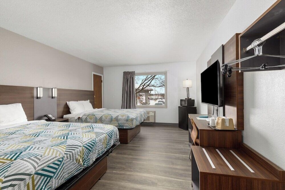 Motel6 Grand Rapids, MI - Northeast 32/49