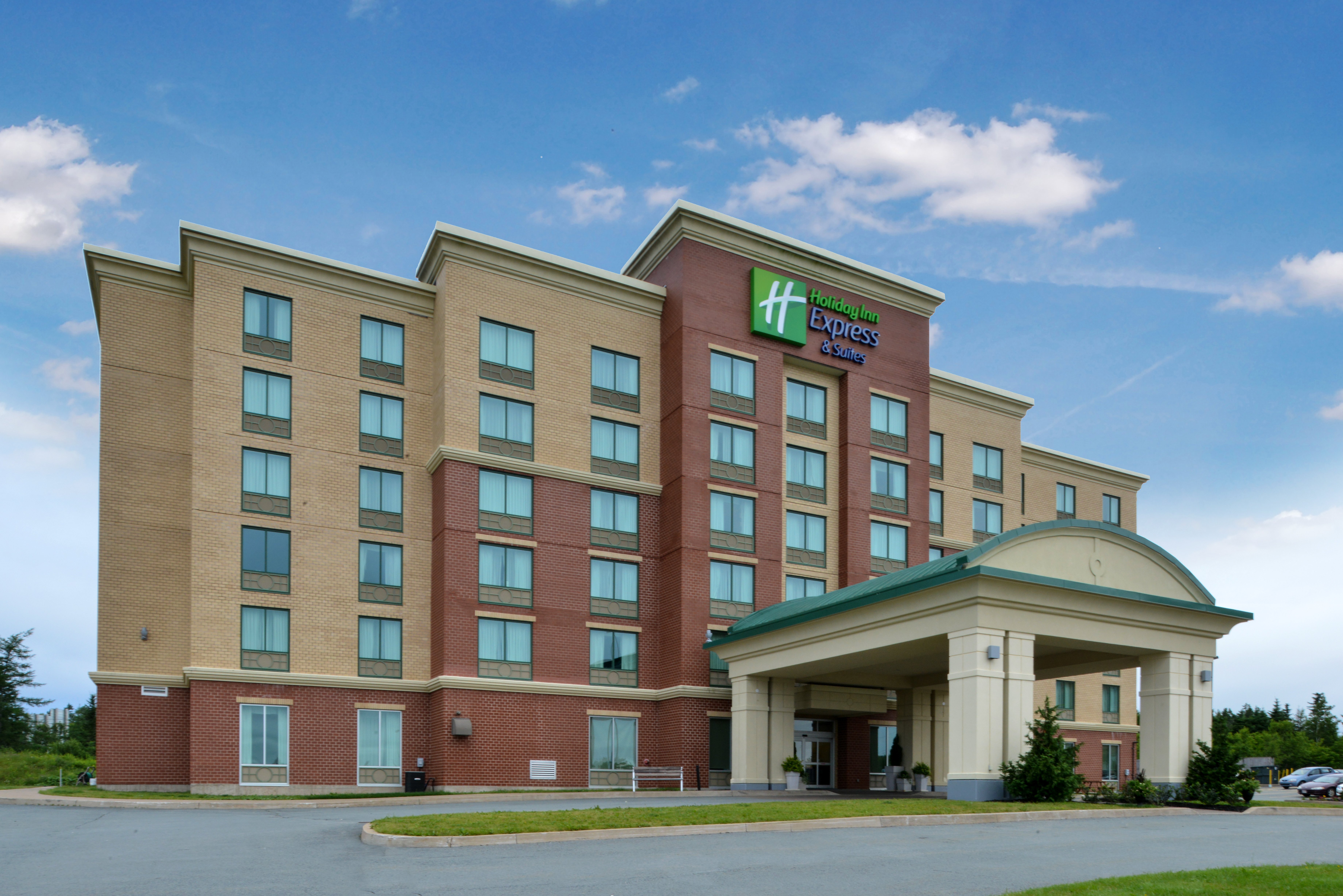 Holiday Inn Express Halifax Airport 5/65