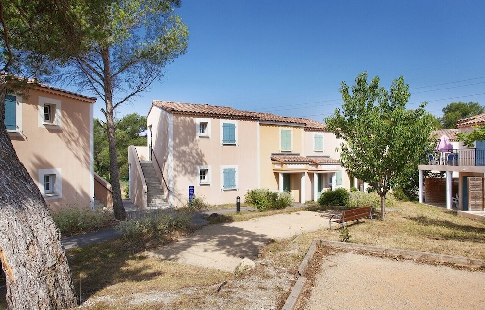 Terres de France Residence de la Cabre d'Or 56/61