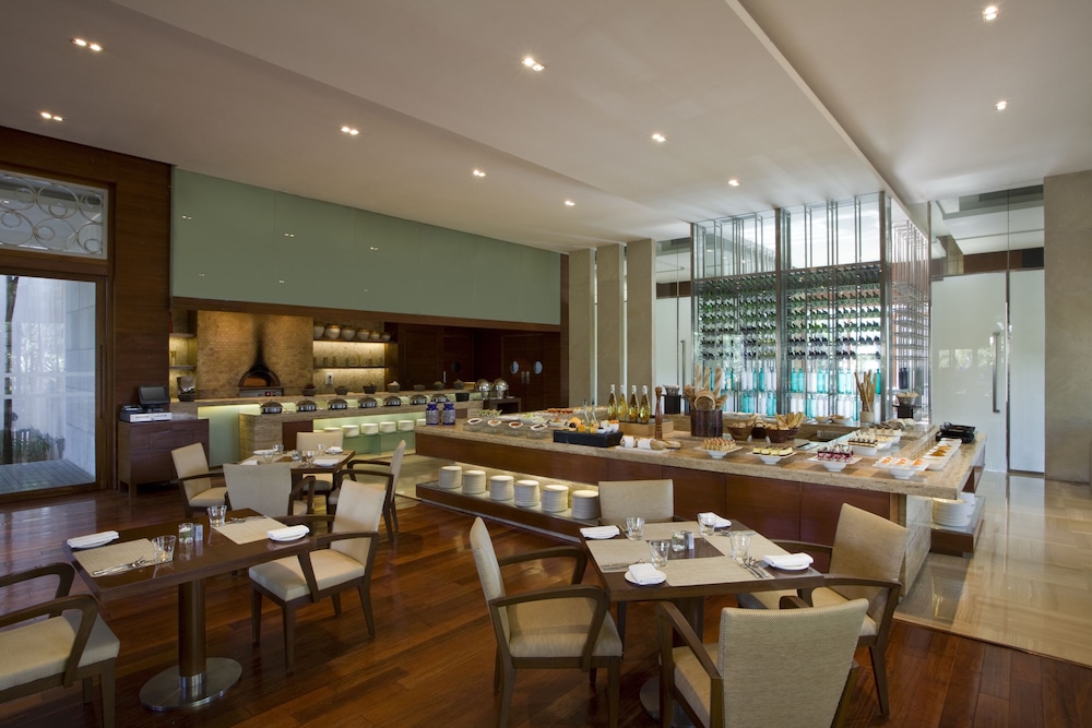 HYATT HYDERABAD GACHIBOWLI 53/71