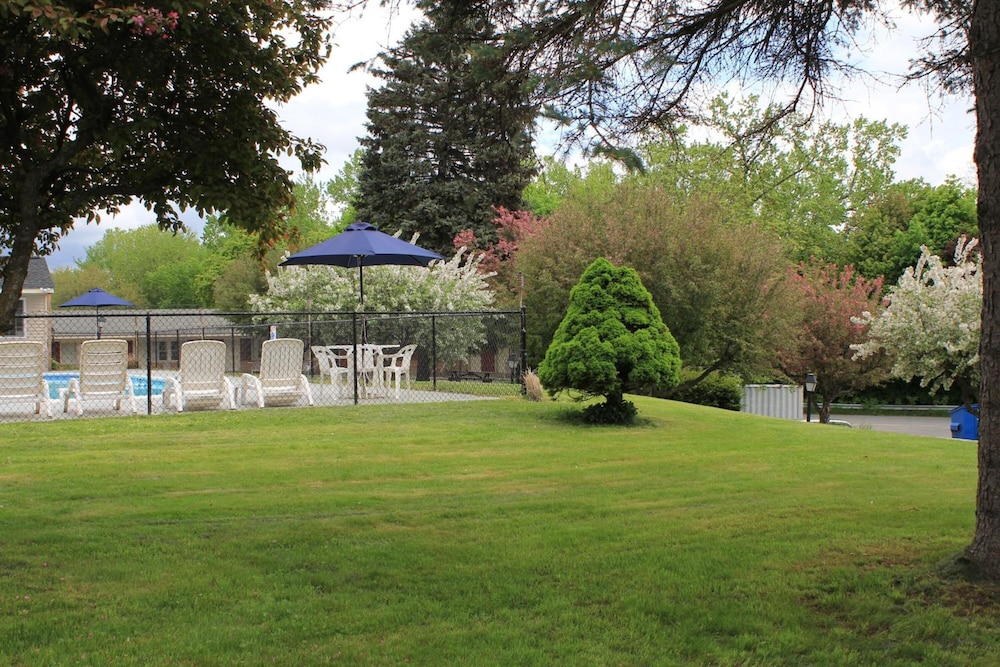 Berkshire Inn 5/32