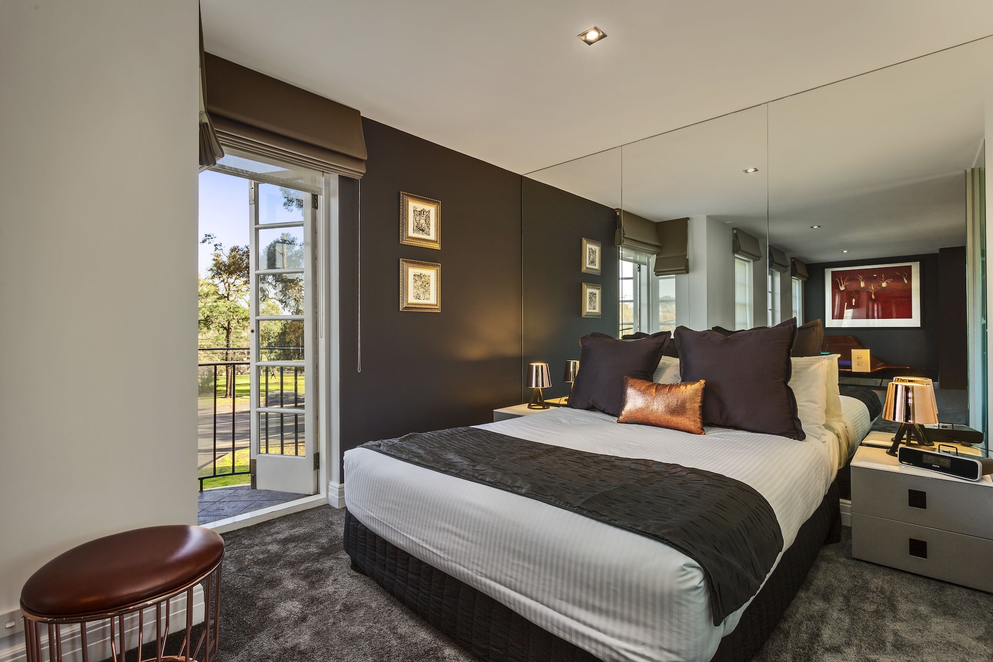 EXECUTIVE, STUDIO, APARTMENT
