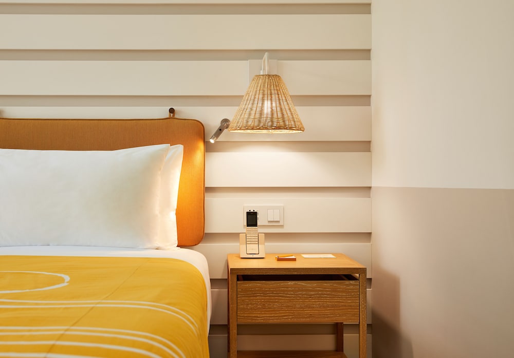 The Standard Hua Hin 18/82