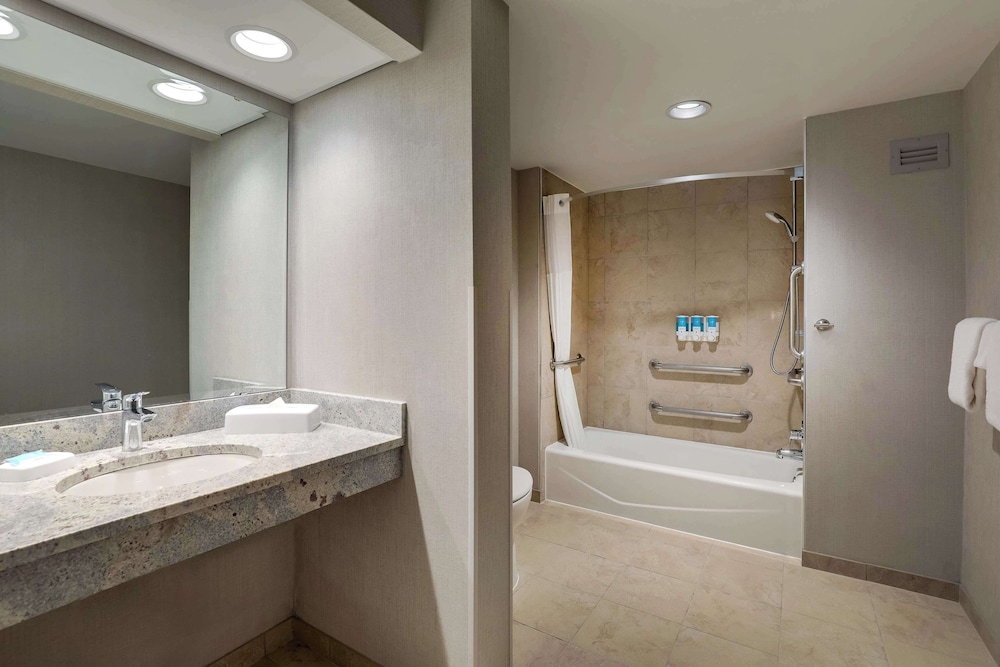 Drury Inn and Suites Springfield IL 48/50